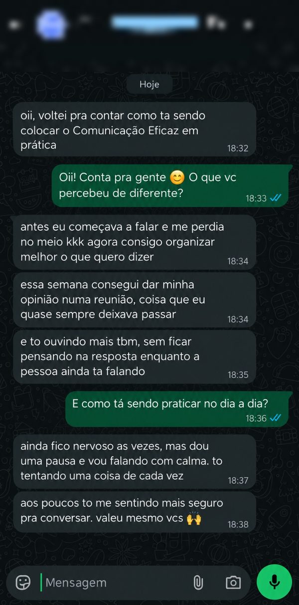 Conversa no WhatsApp: leitora conta que usou o conteúdo do ebook em uma reunião no trabalho